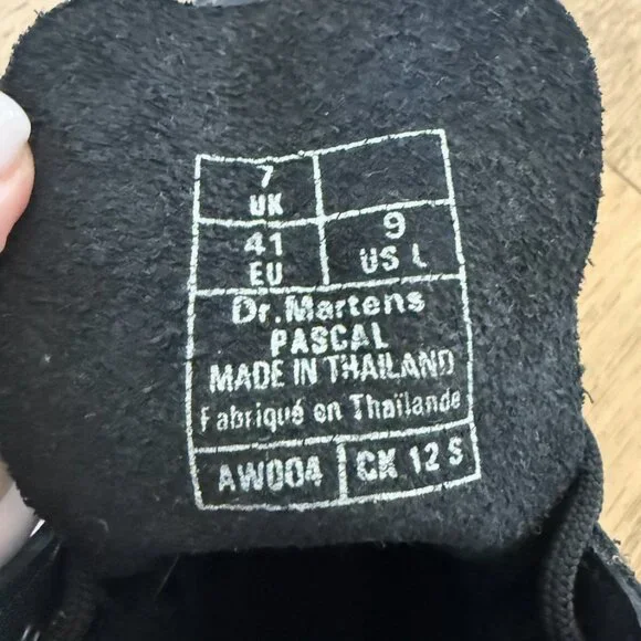 Dr. Martens Pascal Black Leather Lace-Up Boots - Size 9 (Worn Once!) - Picture 2 of 4